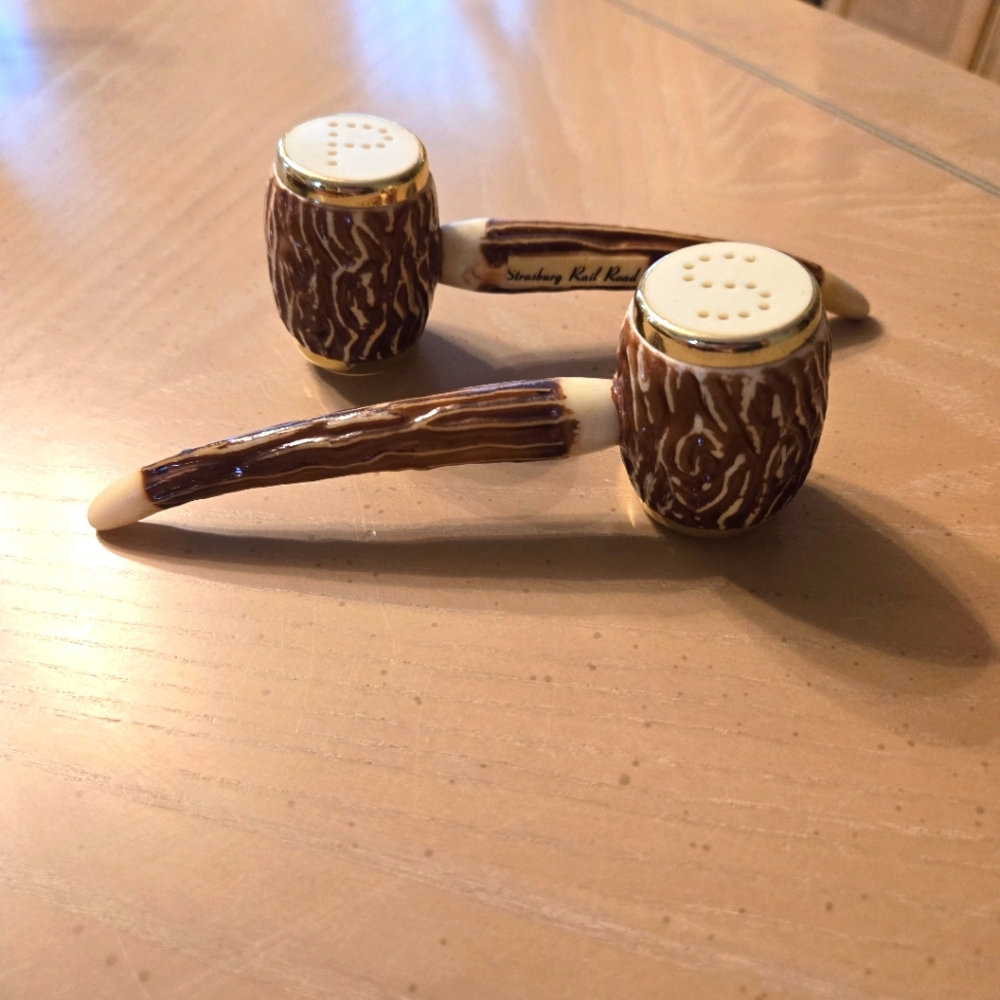 Vintage, Strasburg Railroad Memorabilia Pipes Salt & Pepper Shakers